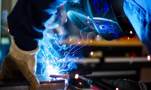 welder wearing mask